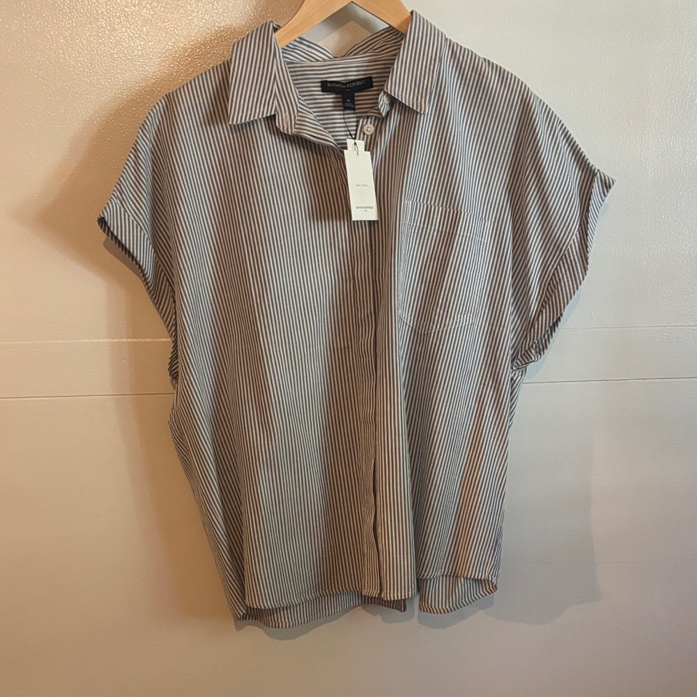 Banana Republic Women's Gray Striped Button Down Shirt